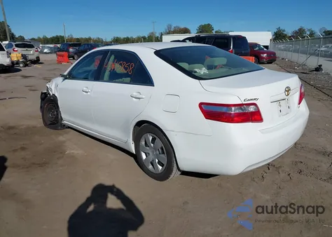 2007 Toyota Camry Le z USA, uszkodzony, nr VIN 4T1BE46K47U629026